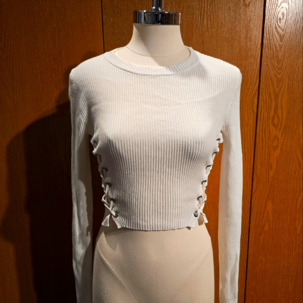 White croped long sleeve